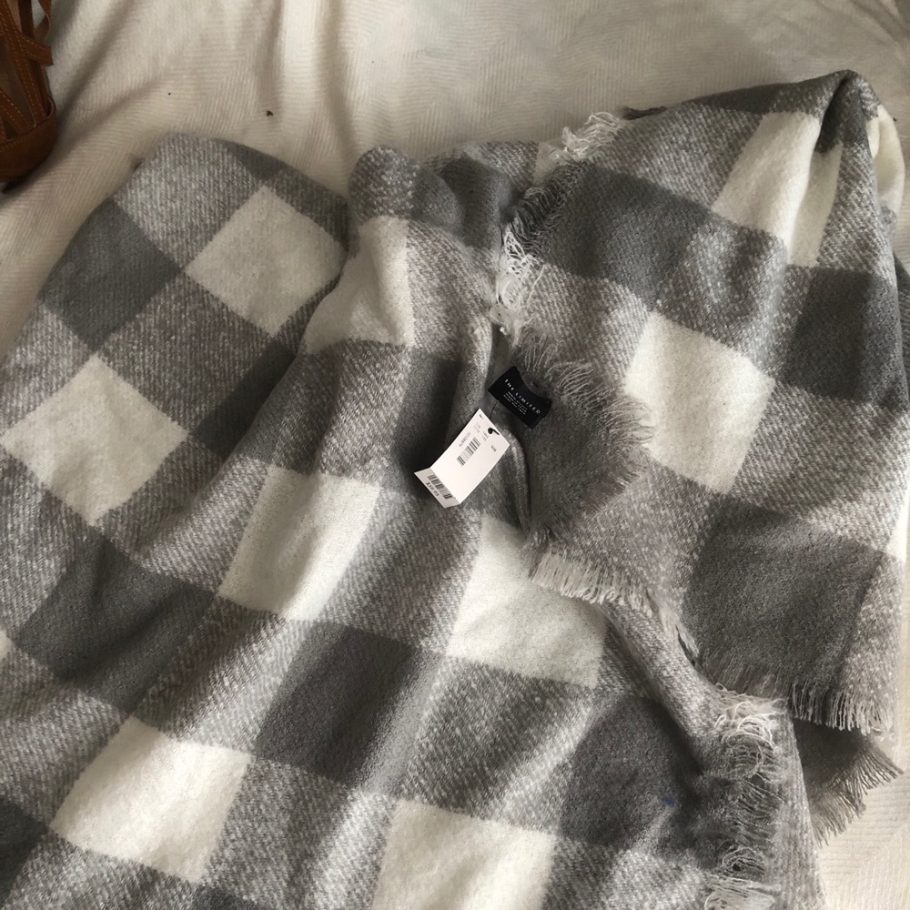 The Limited never used blanket scarf